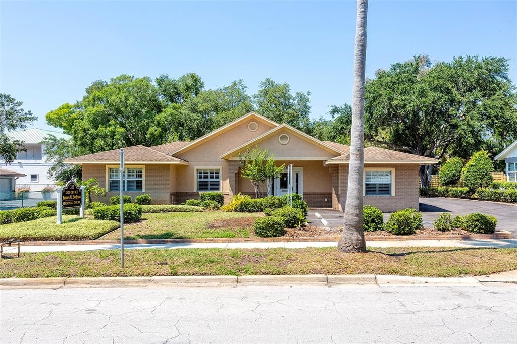 310 WILDWOOD WAY BELLEAIR, FL 33756