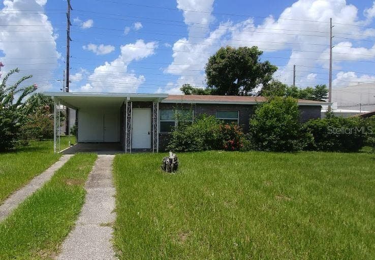 613 CARVER DRIVE LAKE WALES, FL 33853