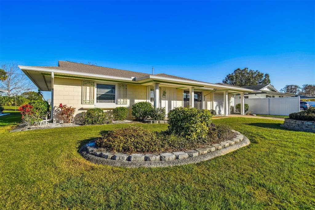 1207 HACIENDA DRIVE UNIT 02 SUN CITY CENTER, FL 33573