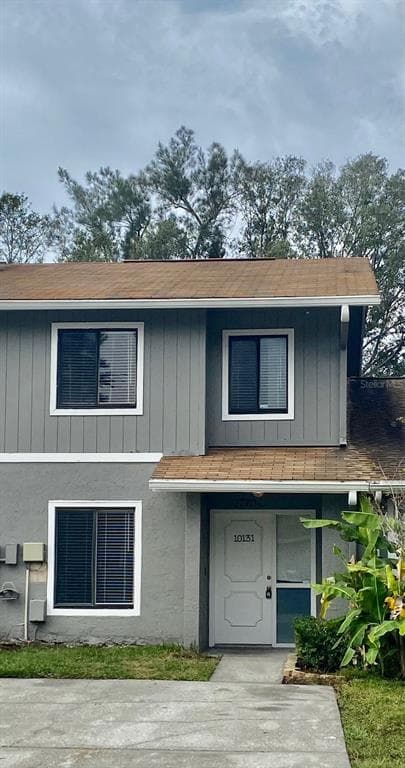 10131 LAKE OAK CIRCLE TAMPA, FL 33624