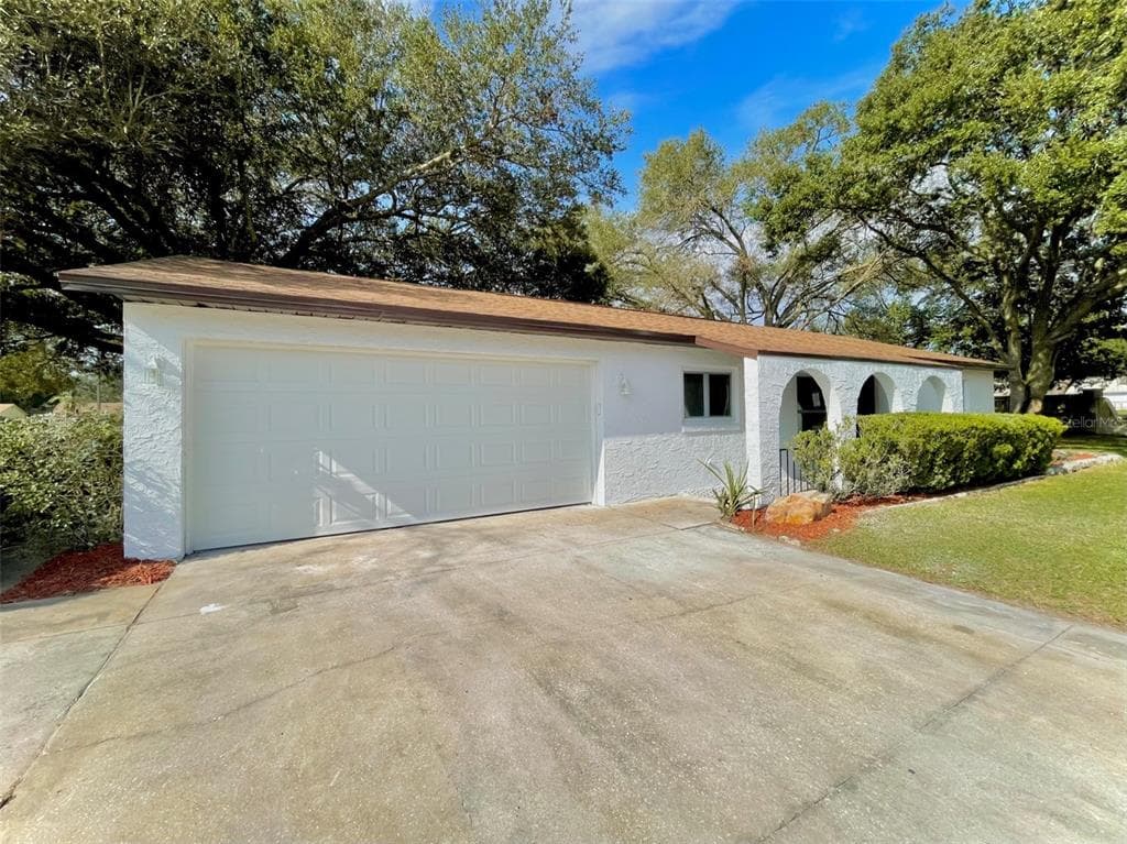 8445 ANGELA COURT ZEPHYRHILLS, FL 33541