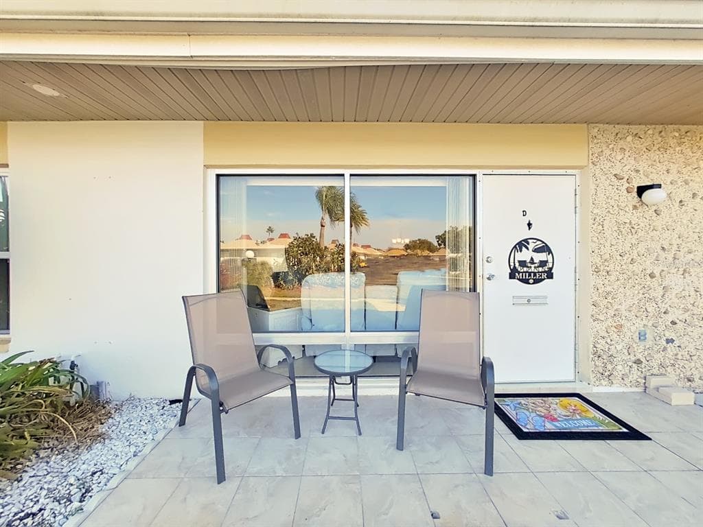 4344 TAHITIAN GARDENS CIRCLE UNIT D HOLIDAY, FL 34691