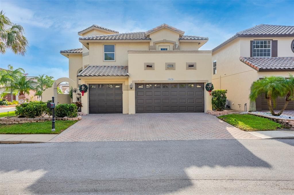 10630 HATTERAS DRIVE TAMPA, FL 33615