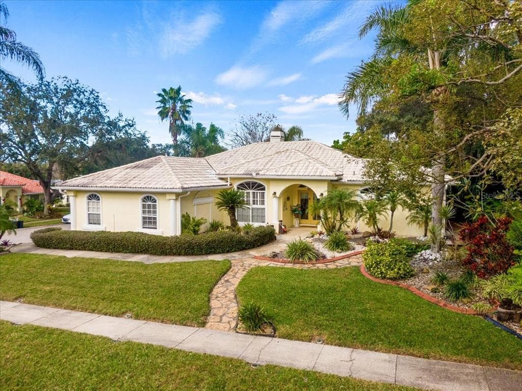 987 RIDGEWOOD TERRACE TARPON SPRINGS, FL 34689