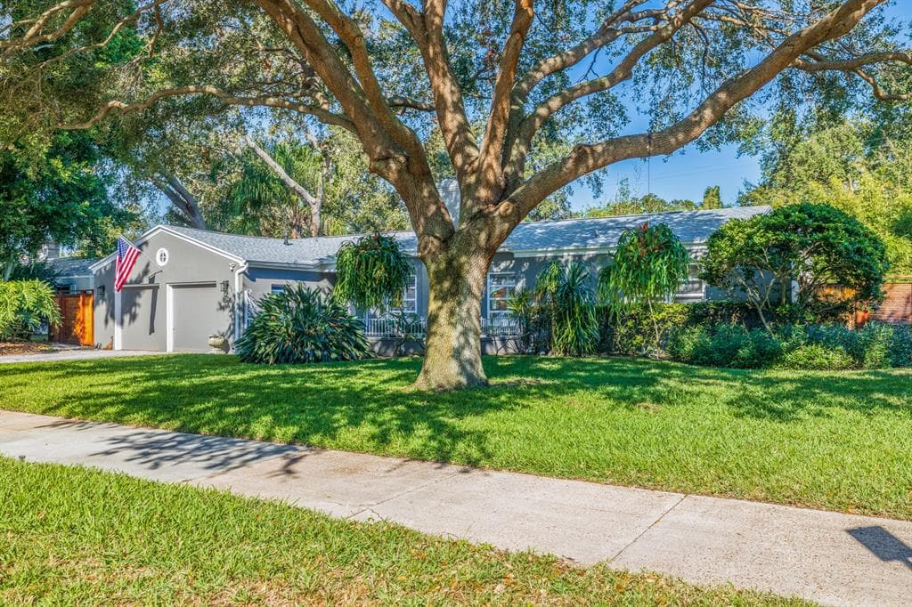 319 57TH AVENUE S ST PETERSBURG, FL 33705