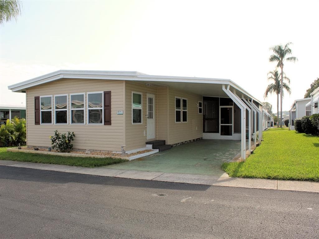 424 KING PALM STREET LARGO, FL 33778