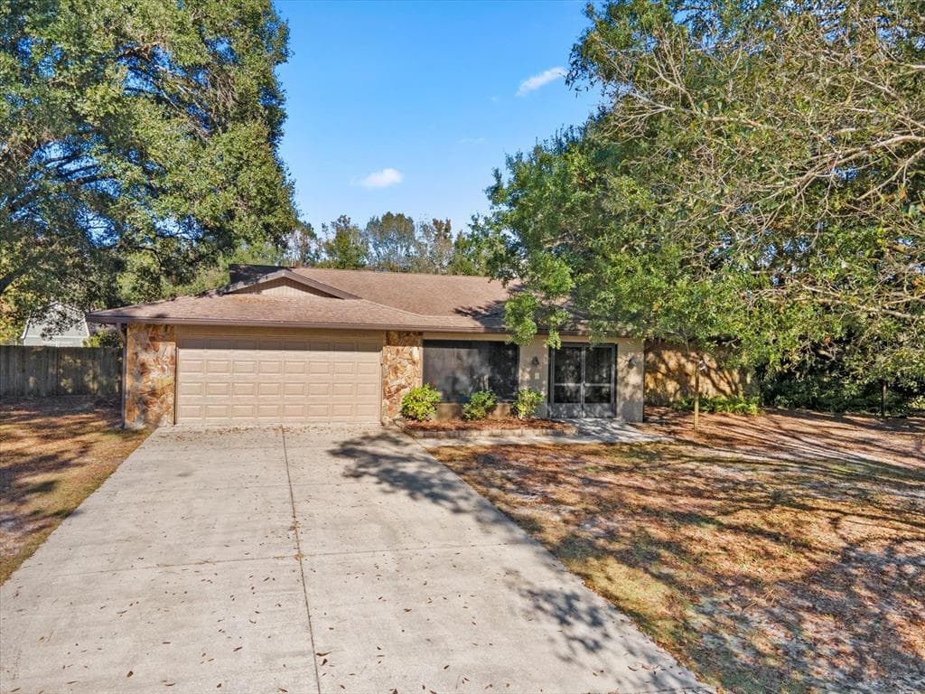 25605 OAKS BOULEVARD LAND O LAKES, FL 34639