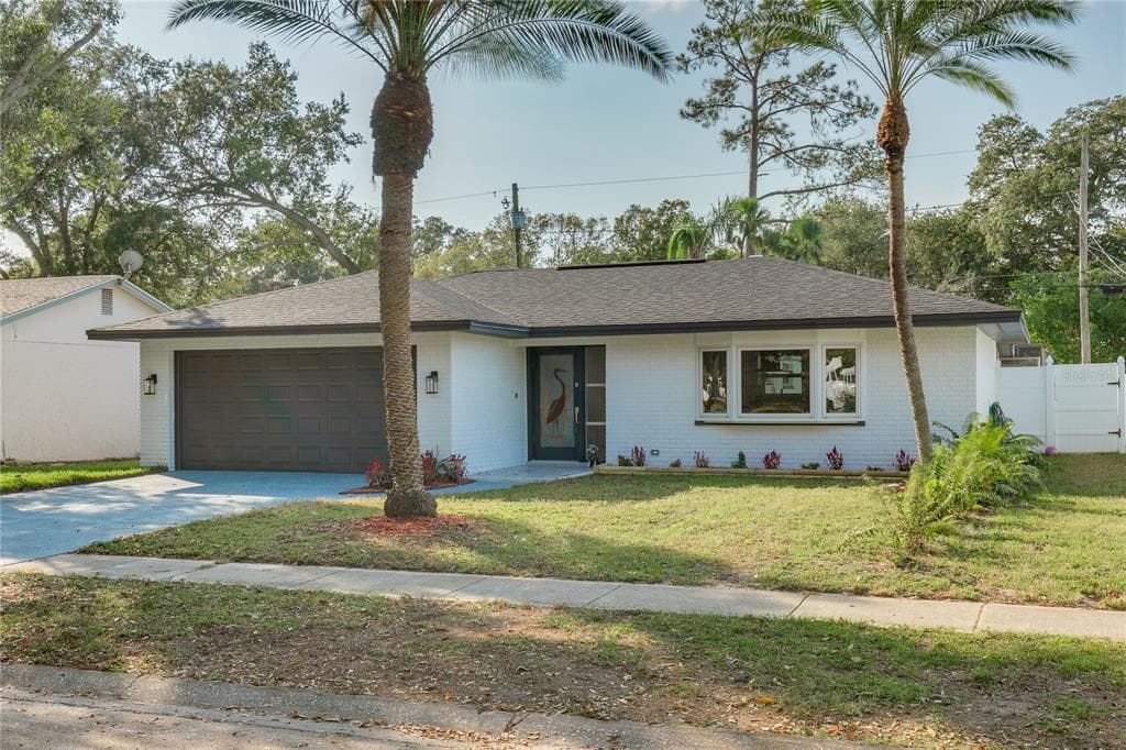 1762 RAGLAND AVENUE CLEARWATER, FL 33765