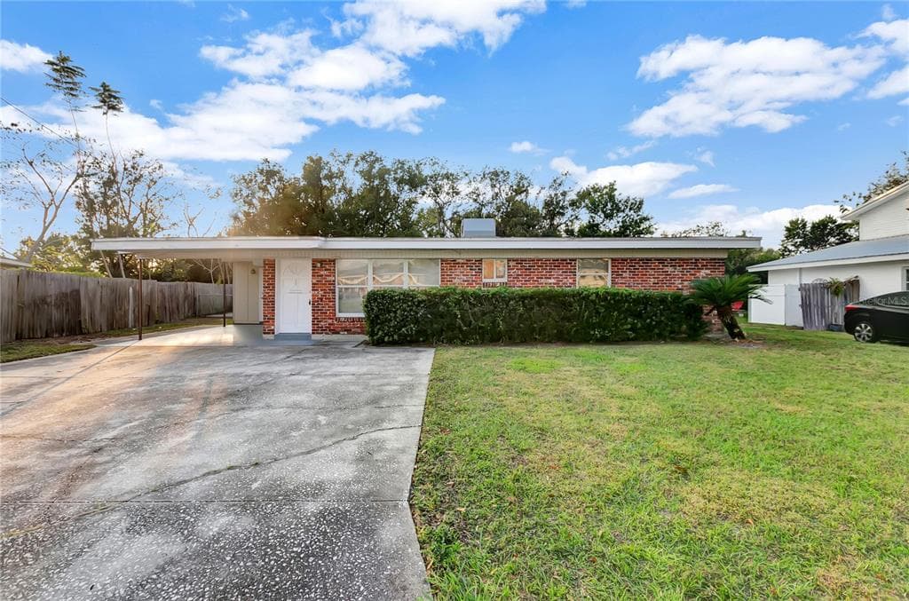215 WESTWOOD AVENUE WINTER HAVEN, FL 33880