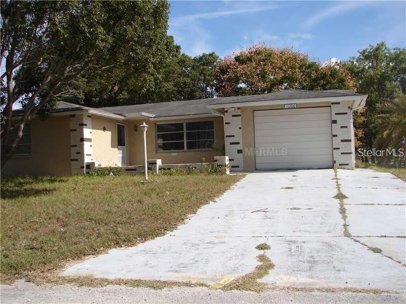 11200 YEWTREE AVENUE PORT RICHEY, FL 34668