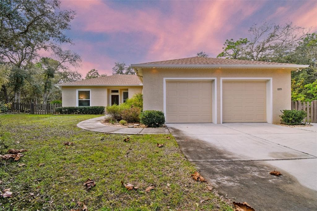 13255 KINGFISHER ROAD WEEKI WACHEE, FL 34614