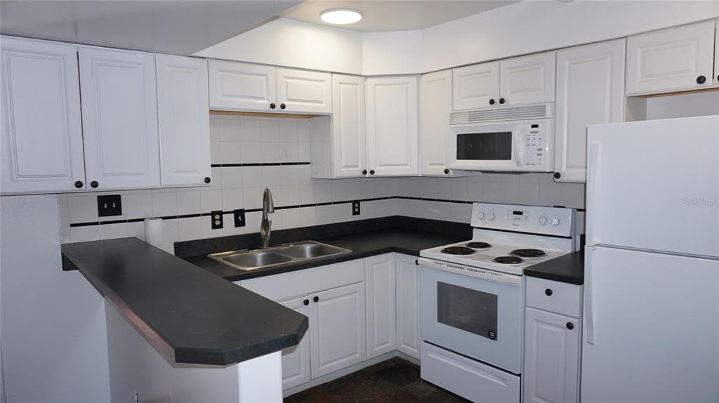 6266 1ST AVENUE S UNIT 25 ST PETERSBURG, FL 33707