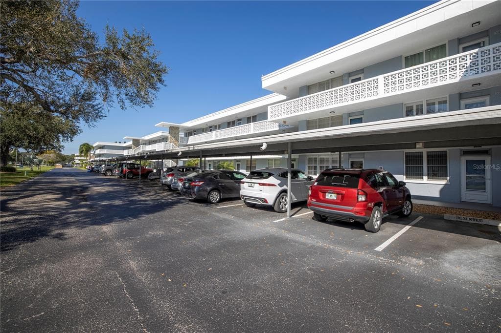 4720 LOCUST STREET NE UNIT 308 ST PETERSBURG, FL 33703
