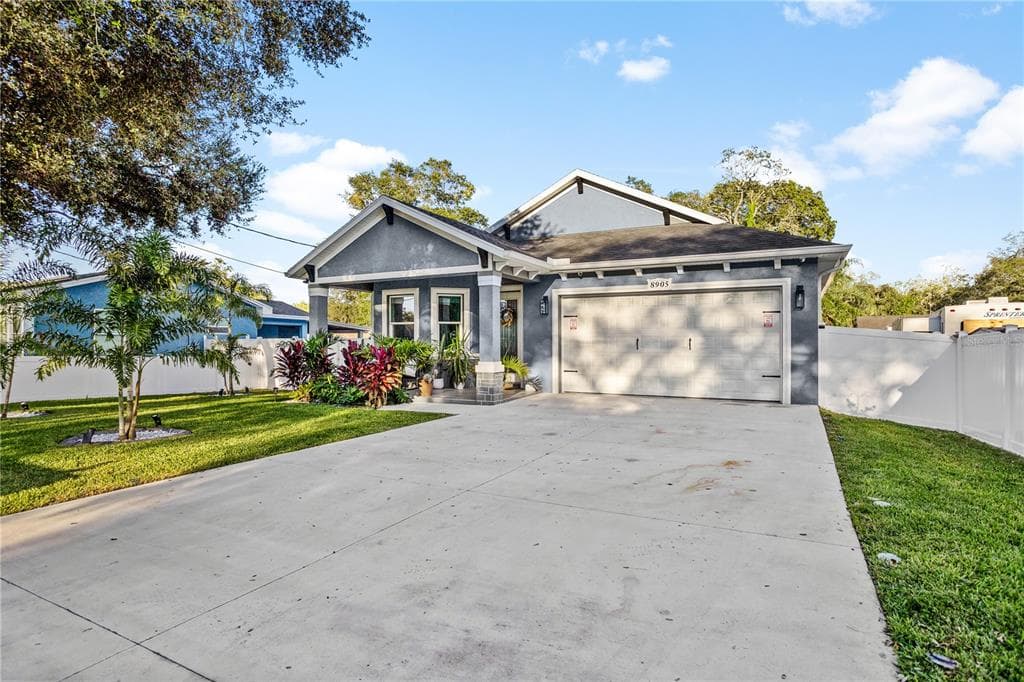 8905 N BOULEVARD TAMPA, FL 33604