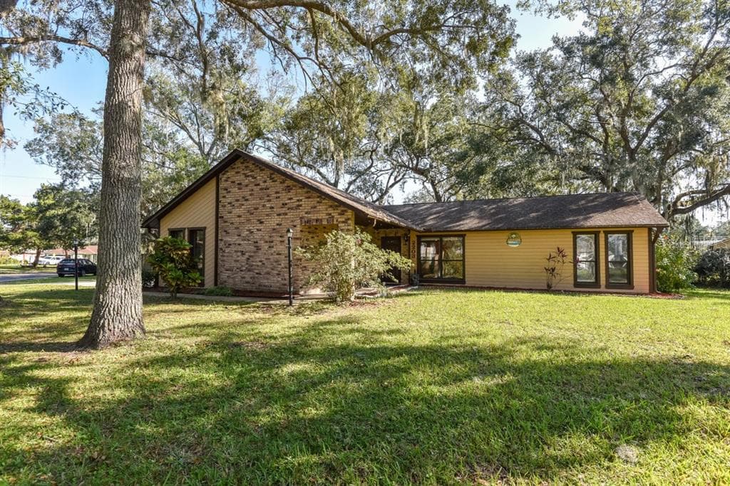 2203 QUEEN PALM DRIVE EDGEWATER, FL 32141