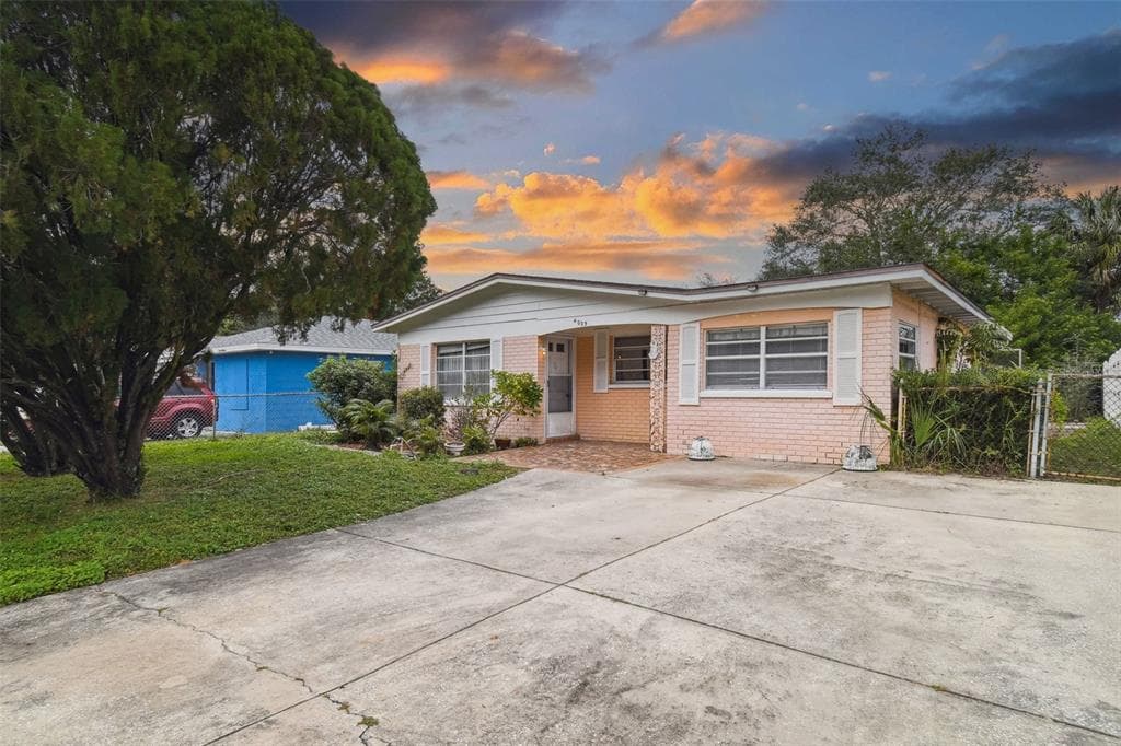 4009 W LA SALLE STREET TAMPA, FL 33607