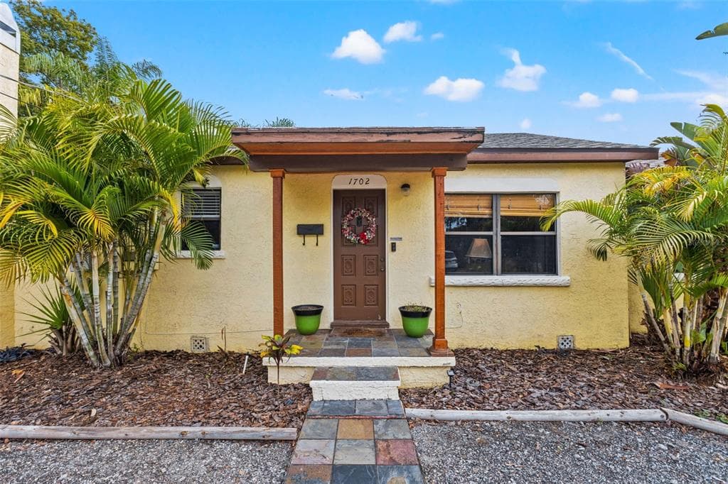 1702 E KNOLLWOOD STREET TAMPA, FL 33610