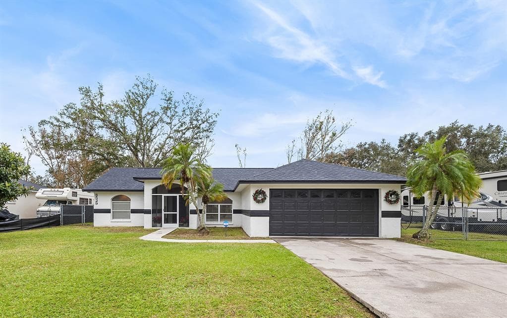 8529 CHERRY HILL DRIVE LAKELAND, FL 33810