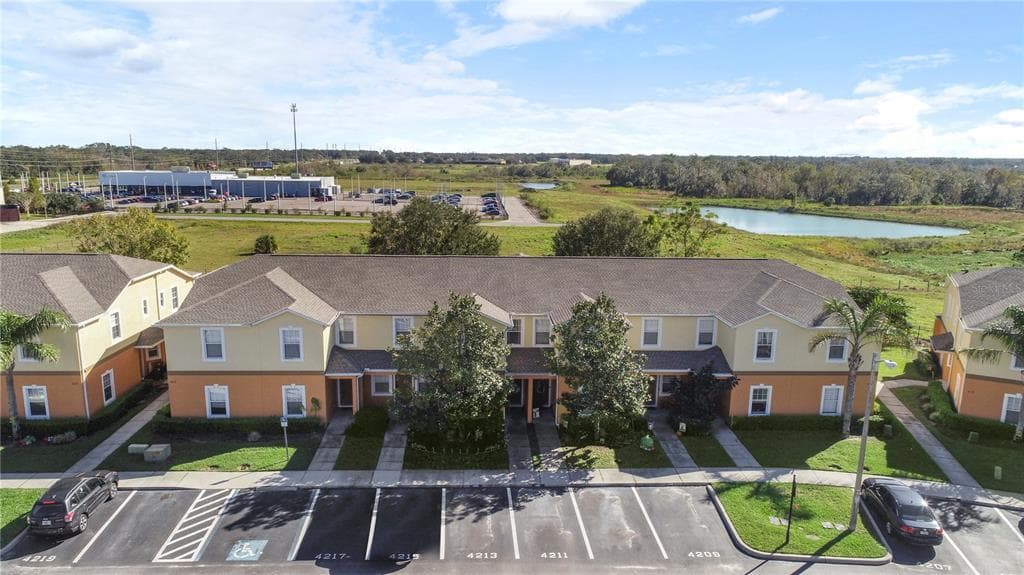 4213 WINDING VINE DRIVE LAKELAND, FL 33812