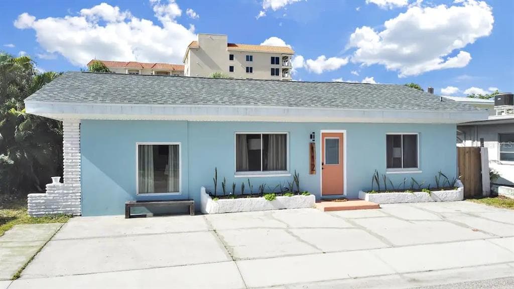 112 178TH AVENUE W REDINGTON SHORES, FL 33708