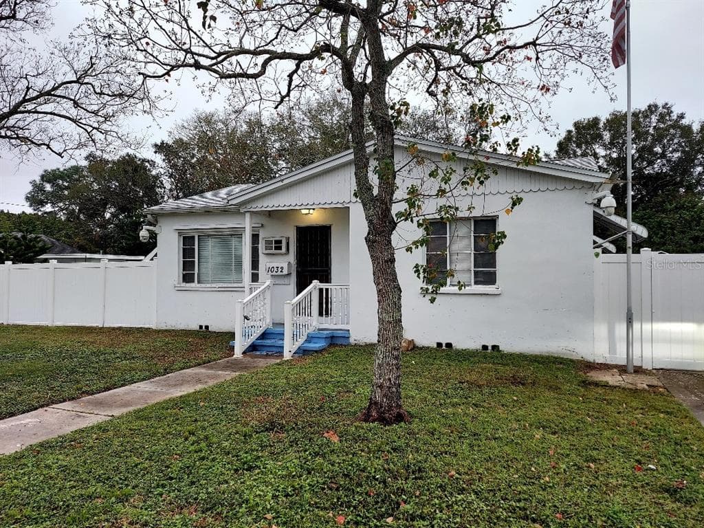1032 54TH AVENUE N ST PETERSBURG, FL 33703