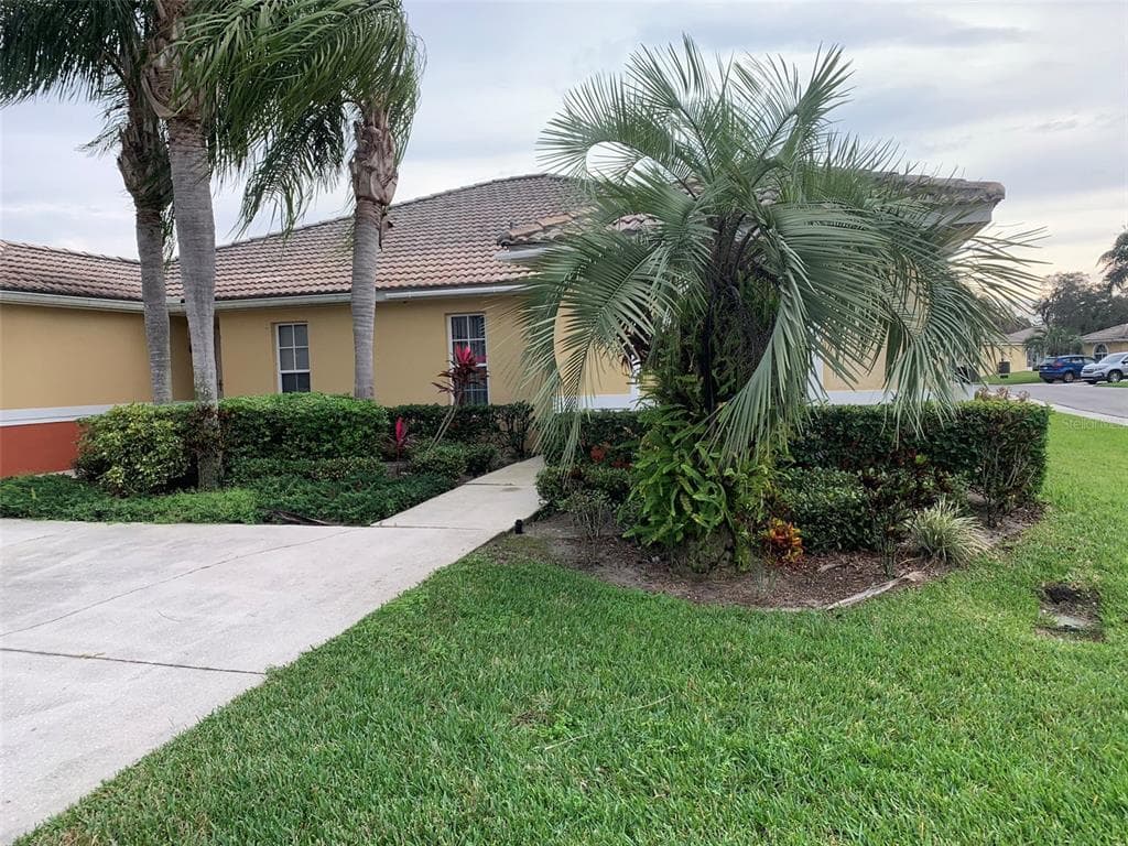 2208 MYSTIC RING LOOP POINCIANA, FL 34759