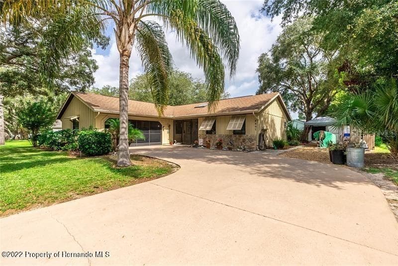 8407 BLACKSTONE STREET SPRING HILL, FL 34608