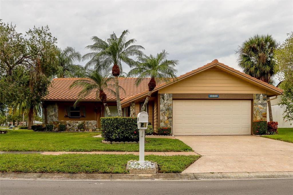 10660 41ST COURT N CLEARWATER, FL 33762
