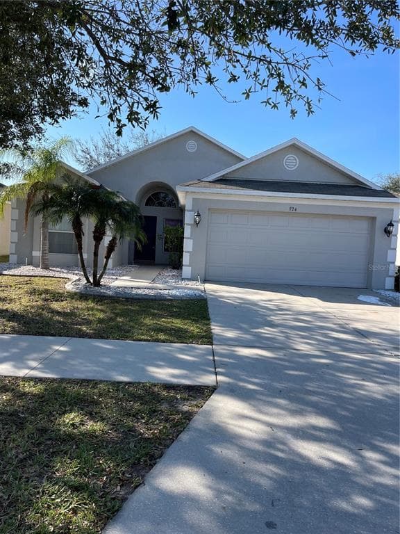 924 CRISTELLE JEAN DRIVE RUSKIN, FL 33570