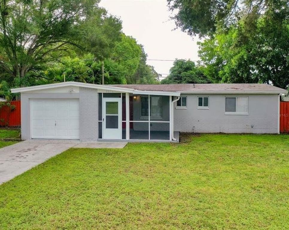 8836 79TH PLACE SEMINOLE, FL 33777