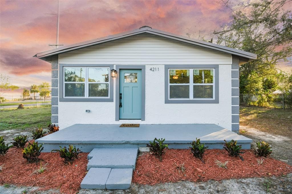 4211 E 9TH AVENUE TAMPA, FL 33605