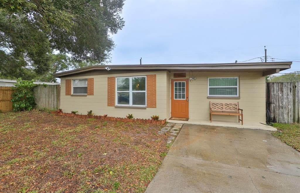 9227 82ND WAY LARGO, FL 33777