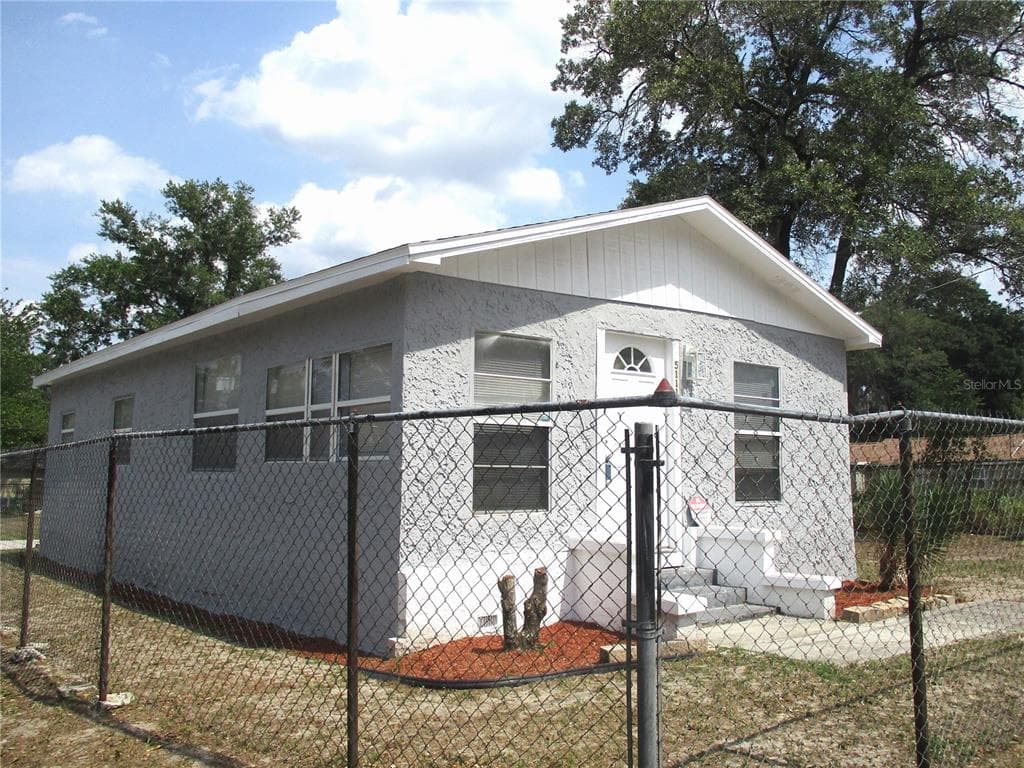 5111 N 39TH STREET TAMPA, FL 33610