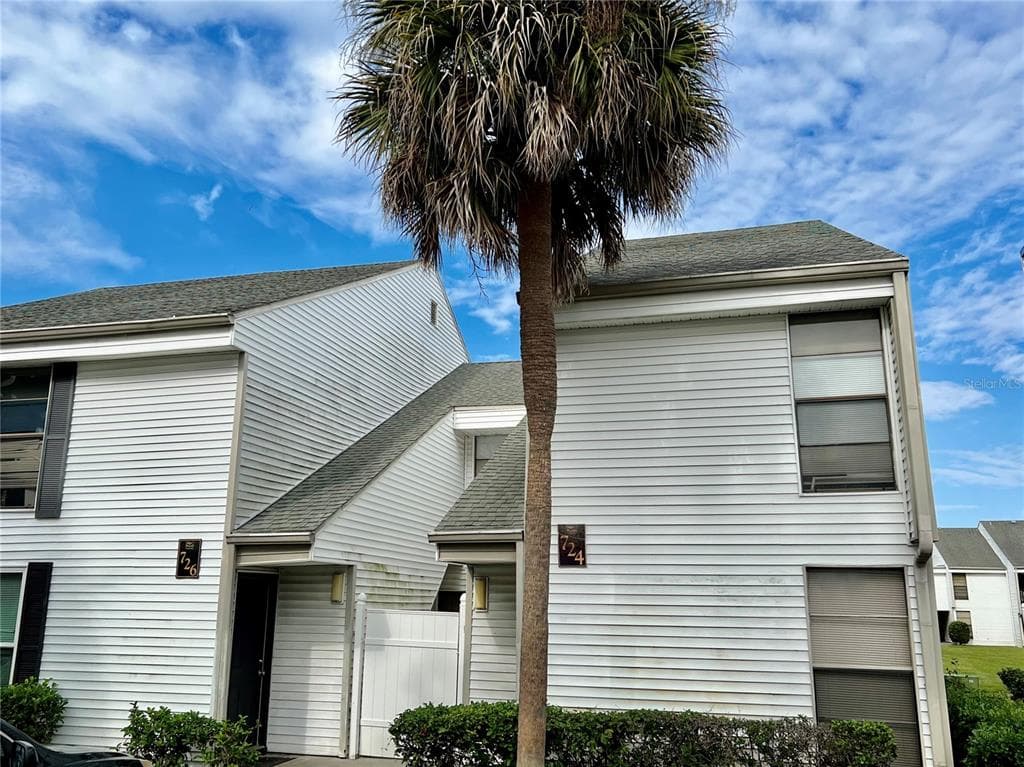 724 HAVEN PLACE TARPON SPRINGS, FL 34689