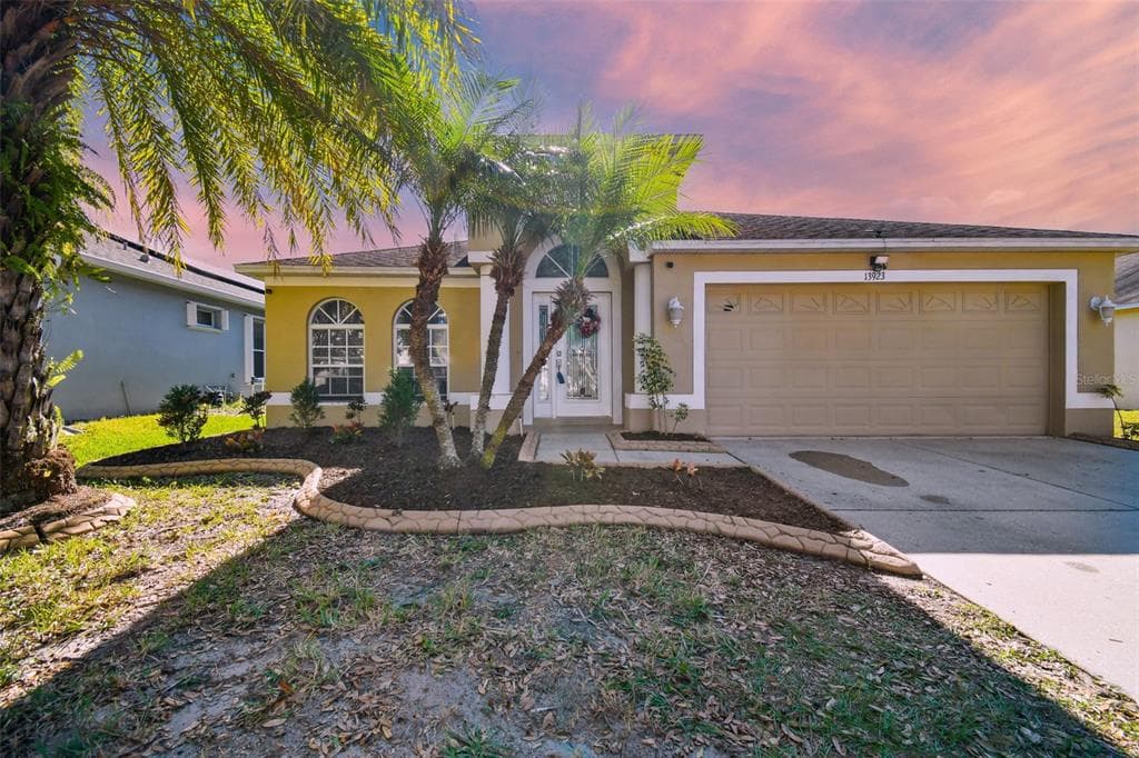 13923 CHALK HILL PLACE RIVERVIEW, FL 33579