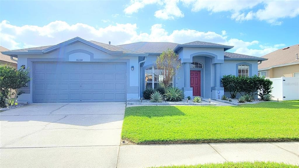 31224 CRESTMONT COURT WESLEY CHAPEL, FL 33543