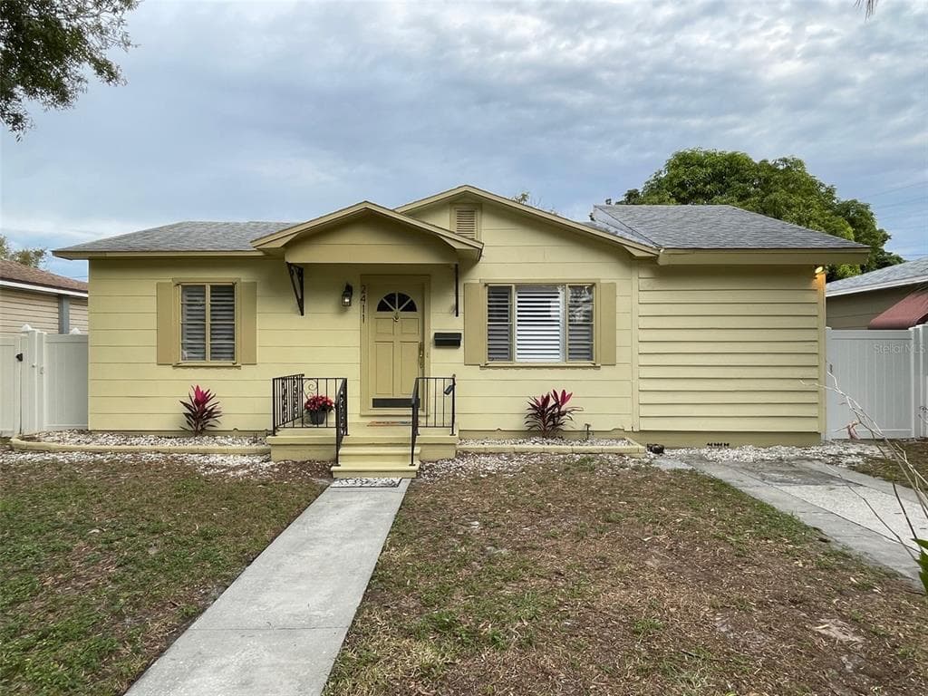 2411 15TH AVENUE N ST PETERSBURG, FL 33713