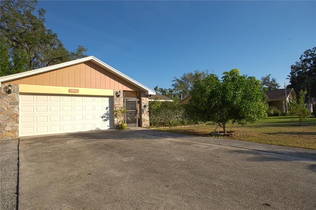 1013 RIDGEFIELD DRIVE VALRICO, FL 33594