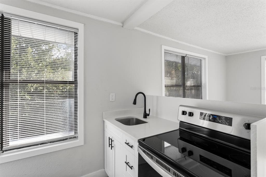 1005 E LAKE AVENUE UNIT 3 TAMPA, FL 33605