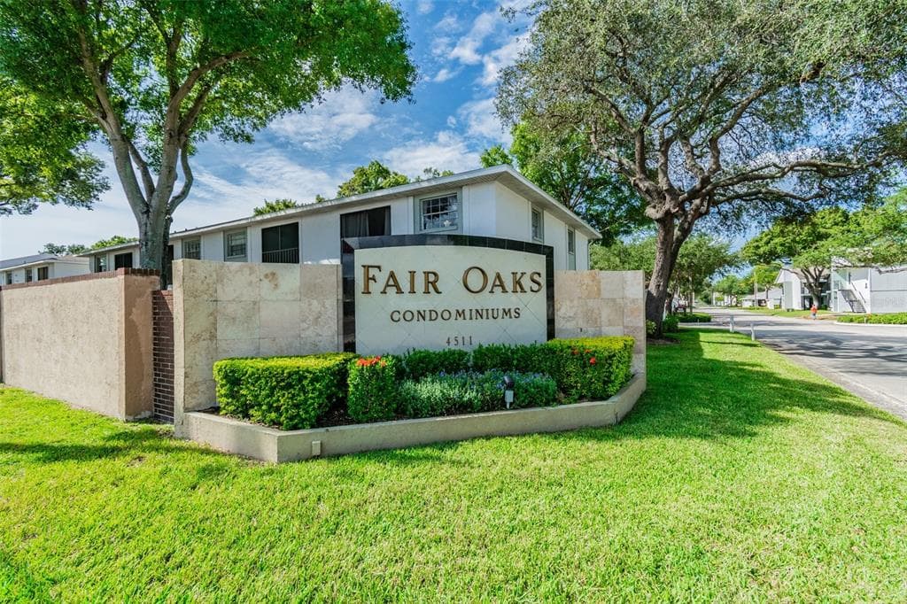 4508 S OAK DRIVE UNIT T82 TAMPA, FL 33611