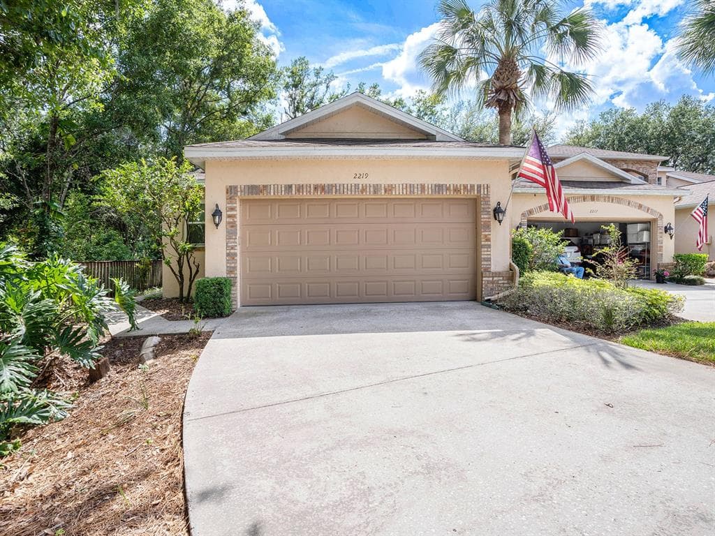 2219 S PRESERVATION DRIVE