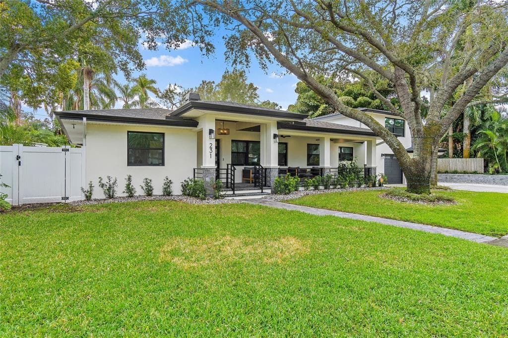 231 RAFAEL BOULEVARD NE ST PETERSBURG, FL 33704