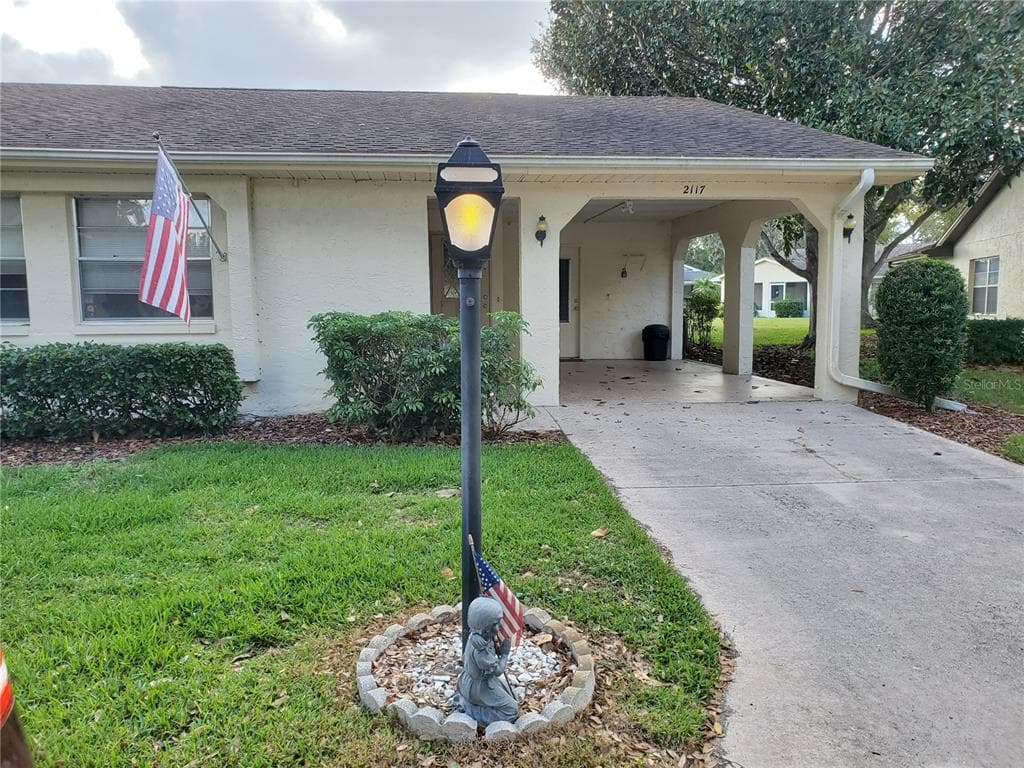 2117 HAILSTONE SUN CITY CENTER, FL 33573