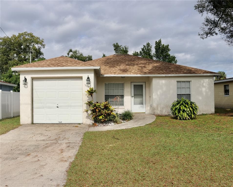 3104 E SHADOWLAWN AVE TAMPA, FL 33610