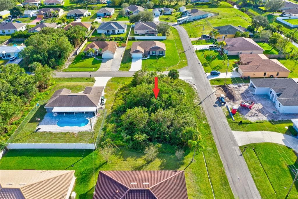 4055 SW HALCOMB STREET PORT SAINT LUCIE, FL 34953