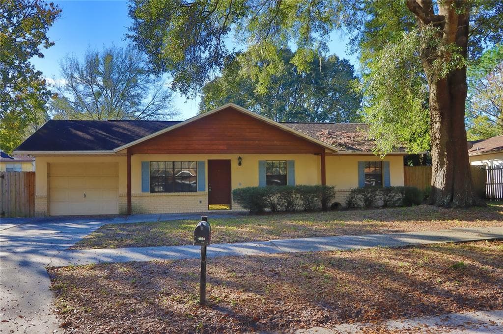 2420 FORREST CREST CIRCLE LUTZ, FL 33549
