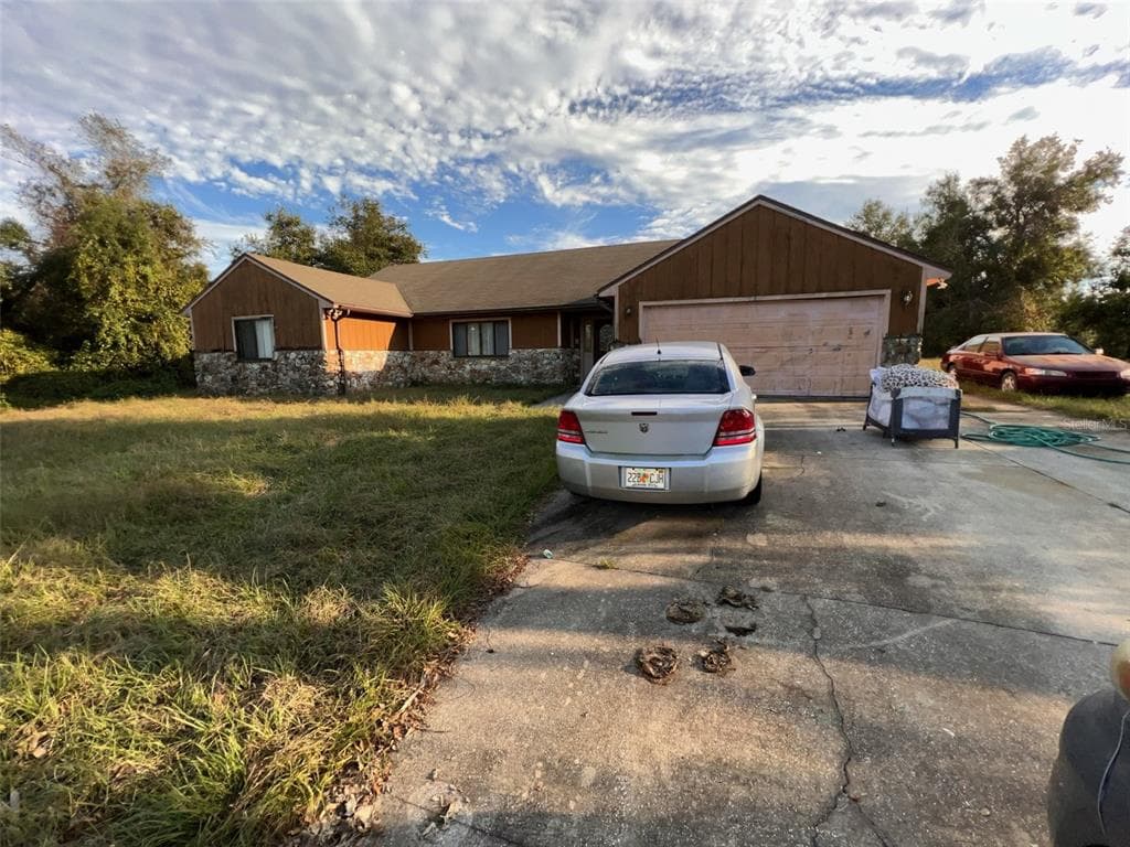 1923 SNOOK DRIVE DELTONA, FL 32738