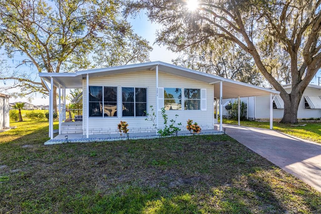 34014 ESTATES LANE WESLEY CHAPEL, FL 33543