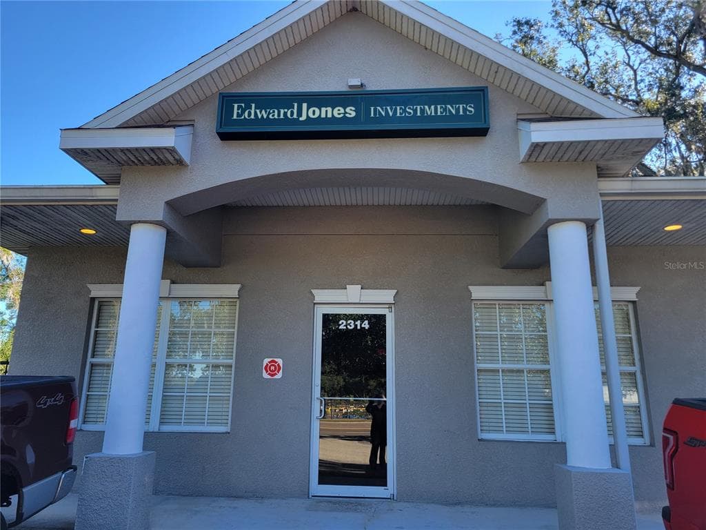 2314 S PARSONS AVENUE SEFFNER, FL 33584