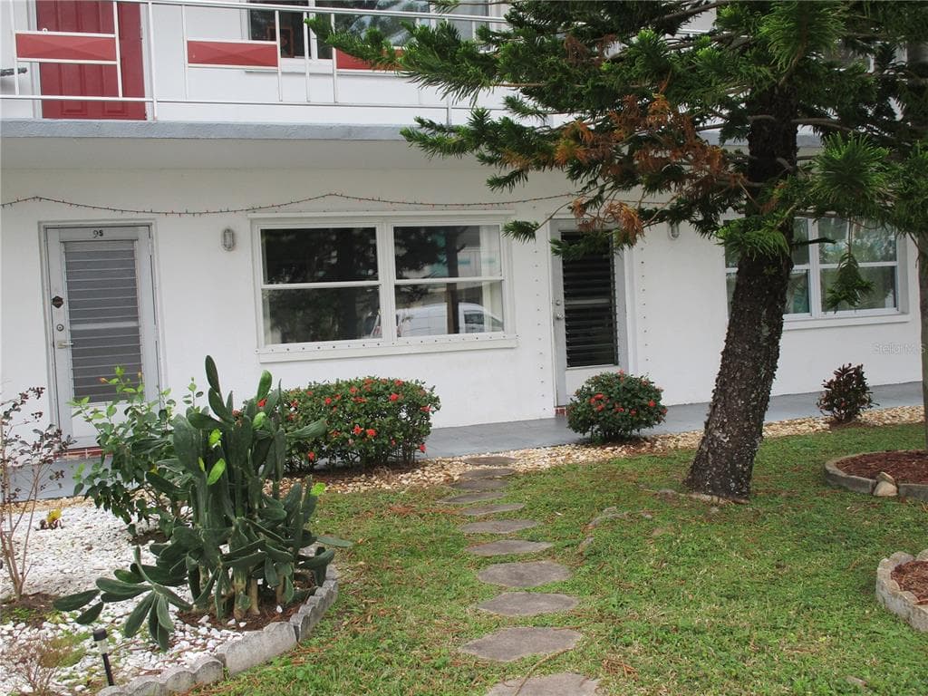5850 21ST STREET N UNIT 3 ST PETERSBURG, FL 33714